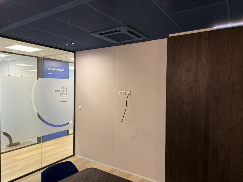 Wandbekleding afgestemd op het totale interieur.